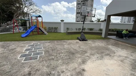 Carretera 833 Plaza Del Prado Guaynabo PR 00969