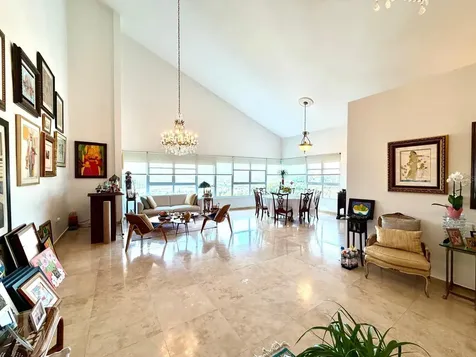 Carretera 833 Plaza Del Prado Guaynabo PR 00969