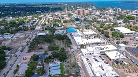 222 8th Avenue Drive W Bradenton FL 34205