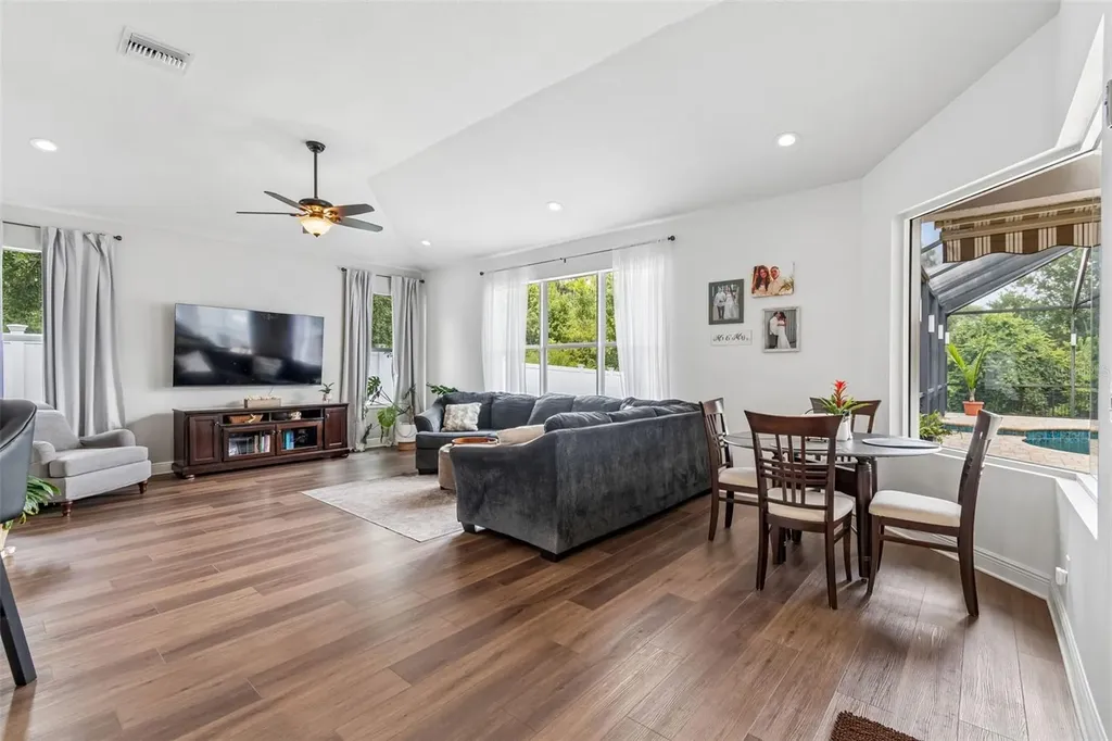 10524 Mistflower Lane Tampa FL 33647