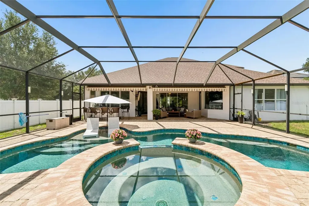 10524 Mistflower Lane Tampa FL 33647