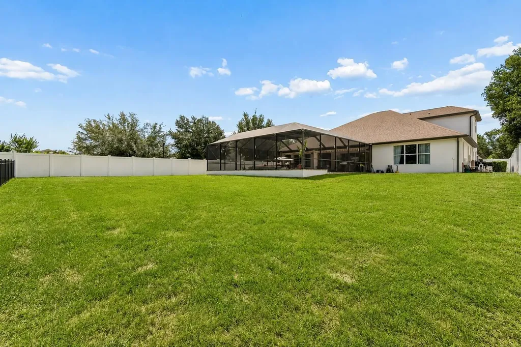 10524 Mistflower Lane Tampa FL 33647