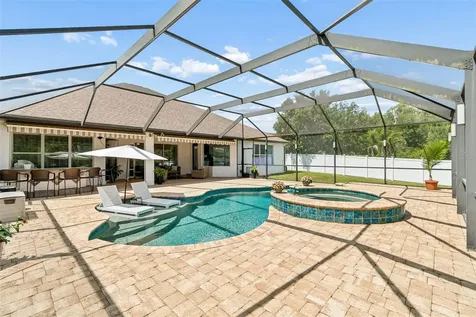 10524 Mistflower Lane Tampa FL 33647