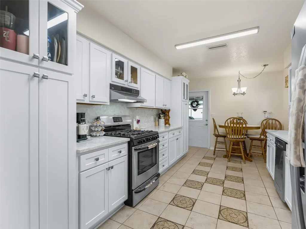 1622 New Abbey Avenue Leesburg FL 34788
