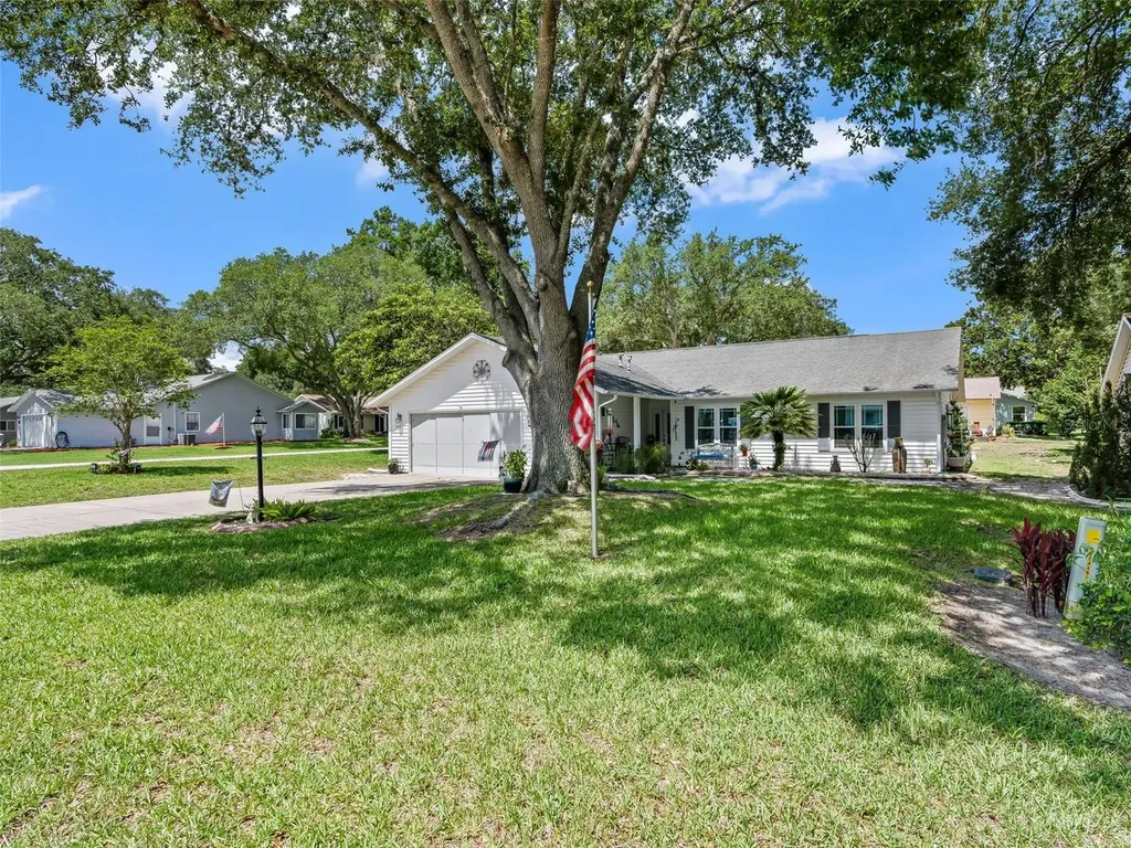 1622 New Abbey Avenue Leesburg FL 34788