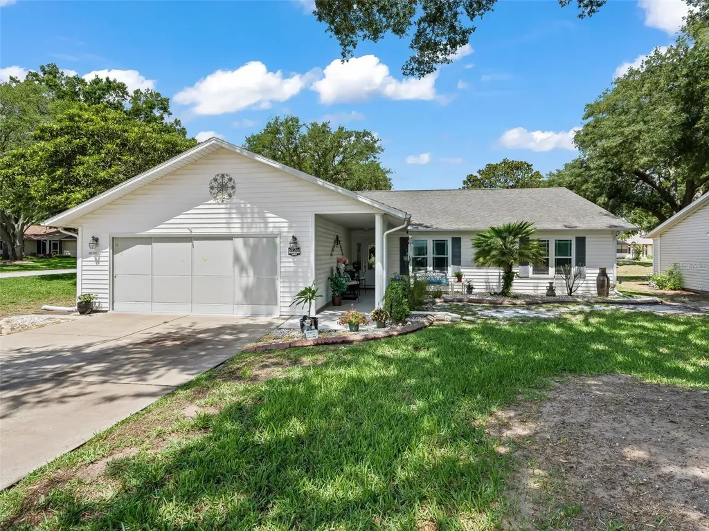 1622 New Abbey Avenue Leesburg FL 34788