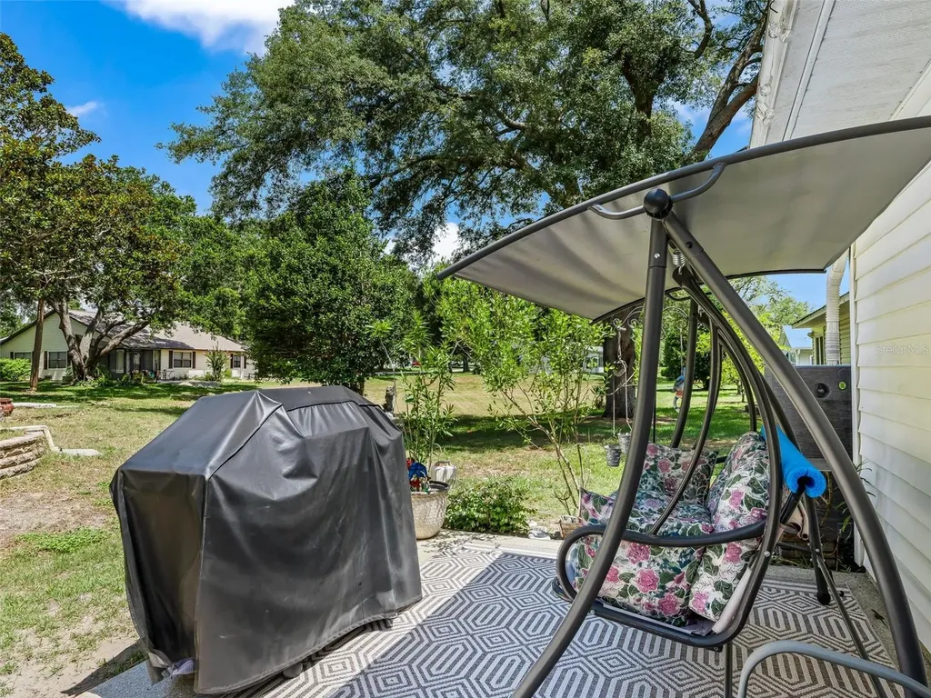 1622 New Abbey Avenue Leesburg FL 34788