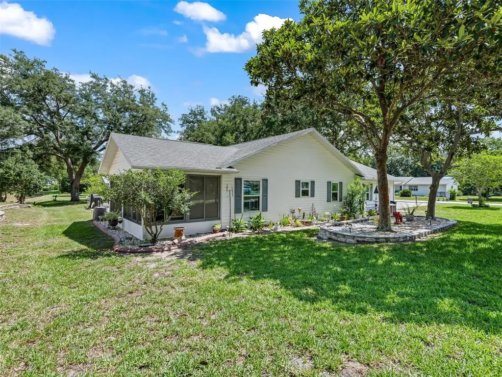 1622 New Abbey Avenue Leesburg FL 34788