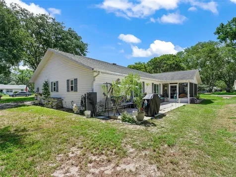 1622 New Abbey Avenue Leesburg FL 34788