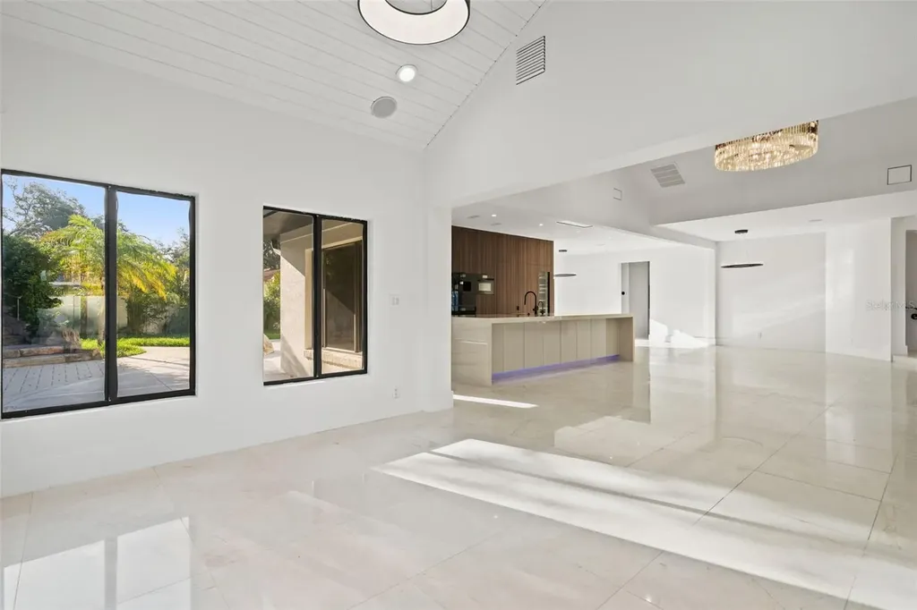 2521 Lake Ellen Drive Tampa FL 33618