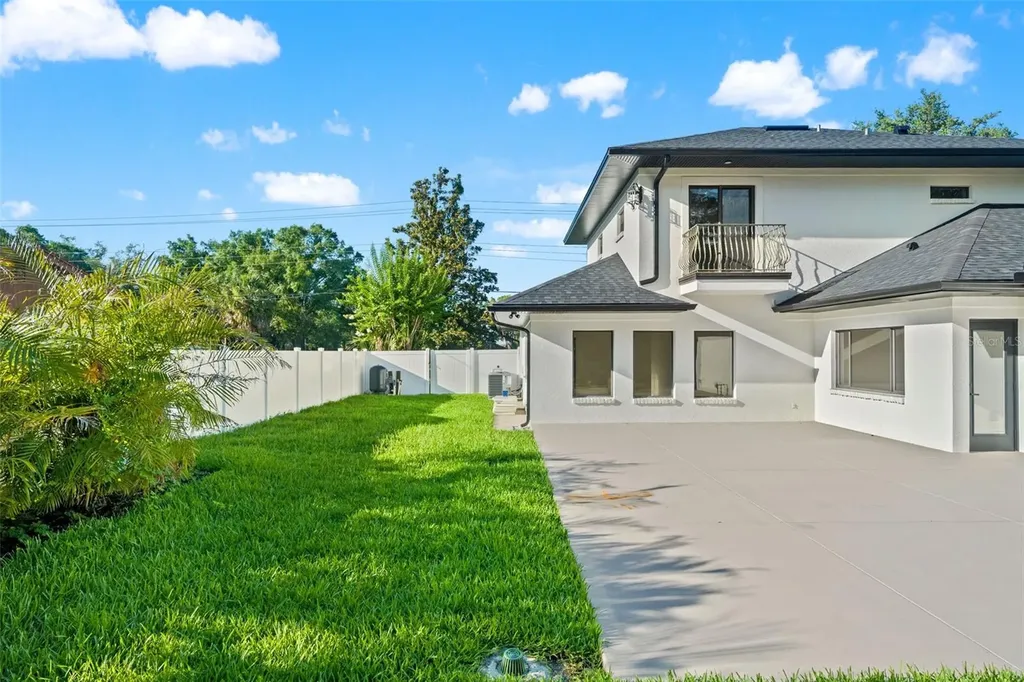 2521 Lake Ellen Drive Tampa FL 33618