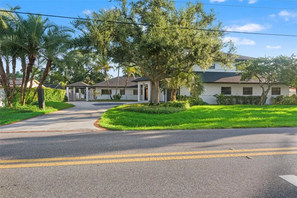 2521 Lake Ellen Drive Tampa FL 33618