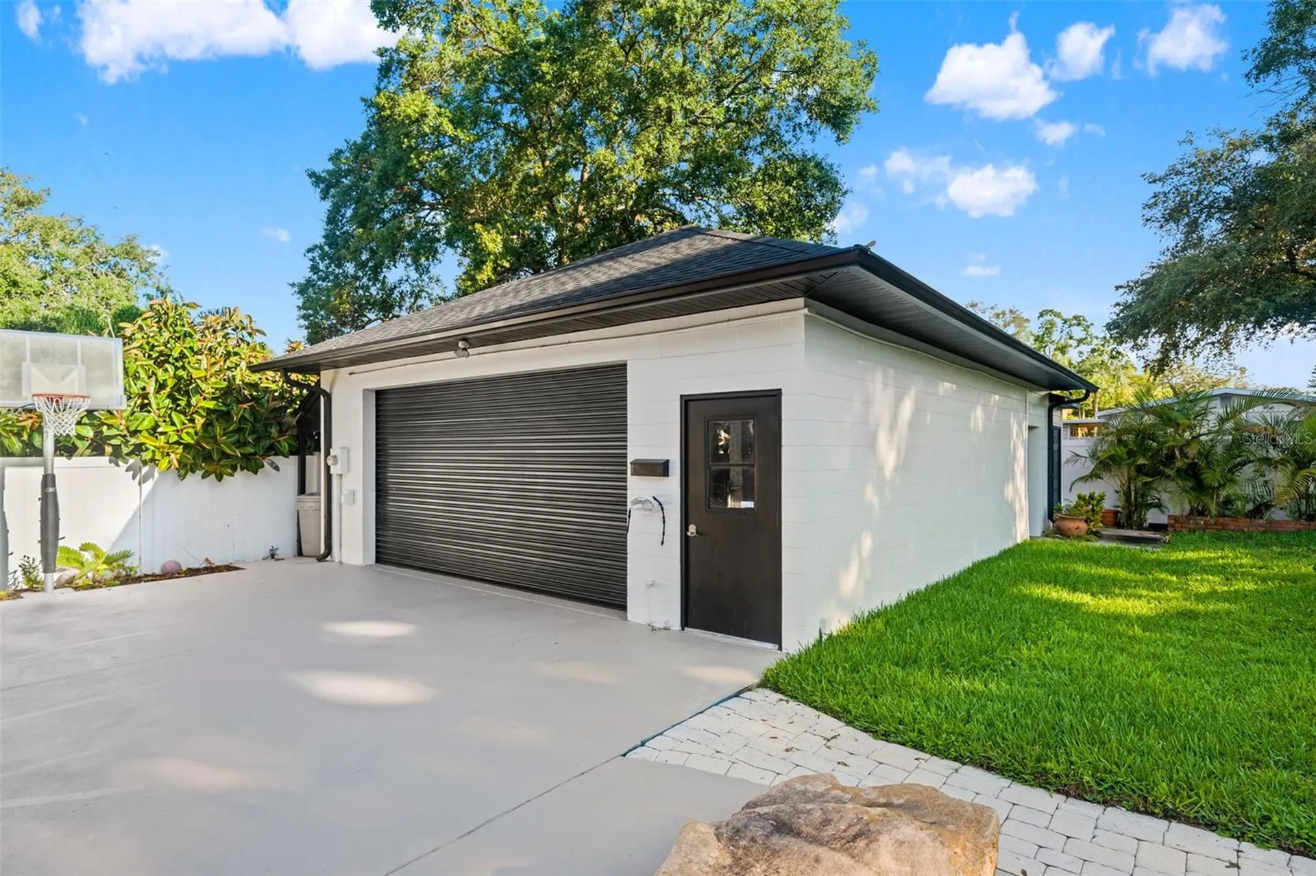 2521 Lake Ellen Drive Tampa FL 33618