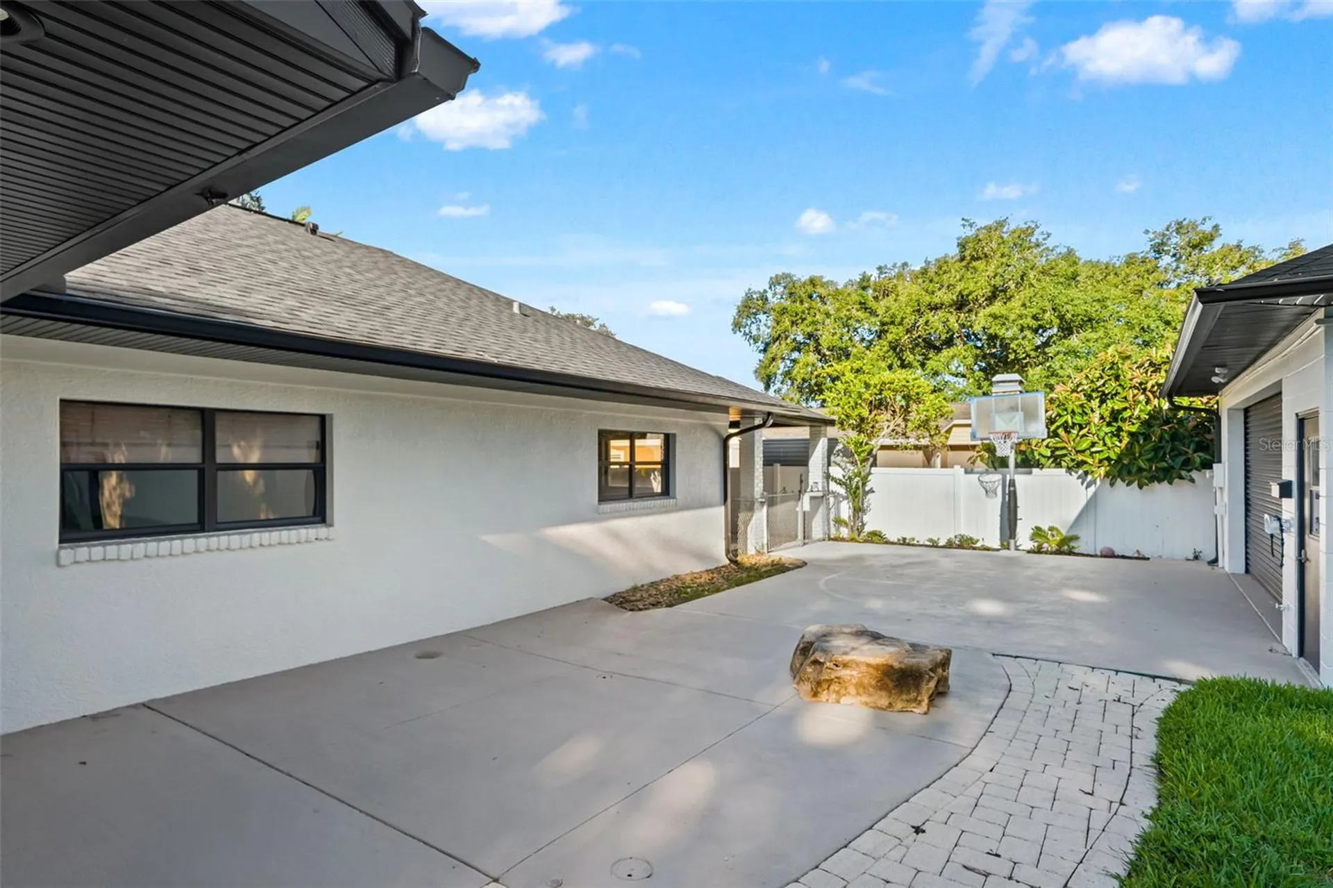 2521 Lake Ellen Drive Tampa FL 33618