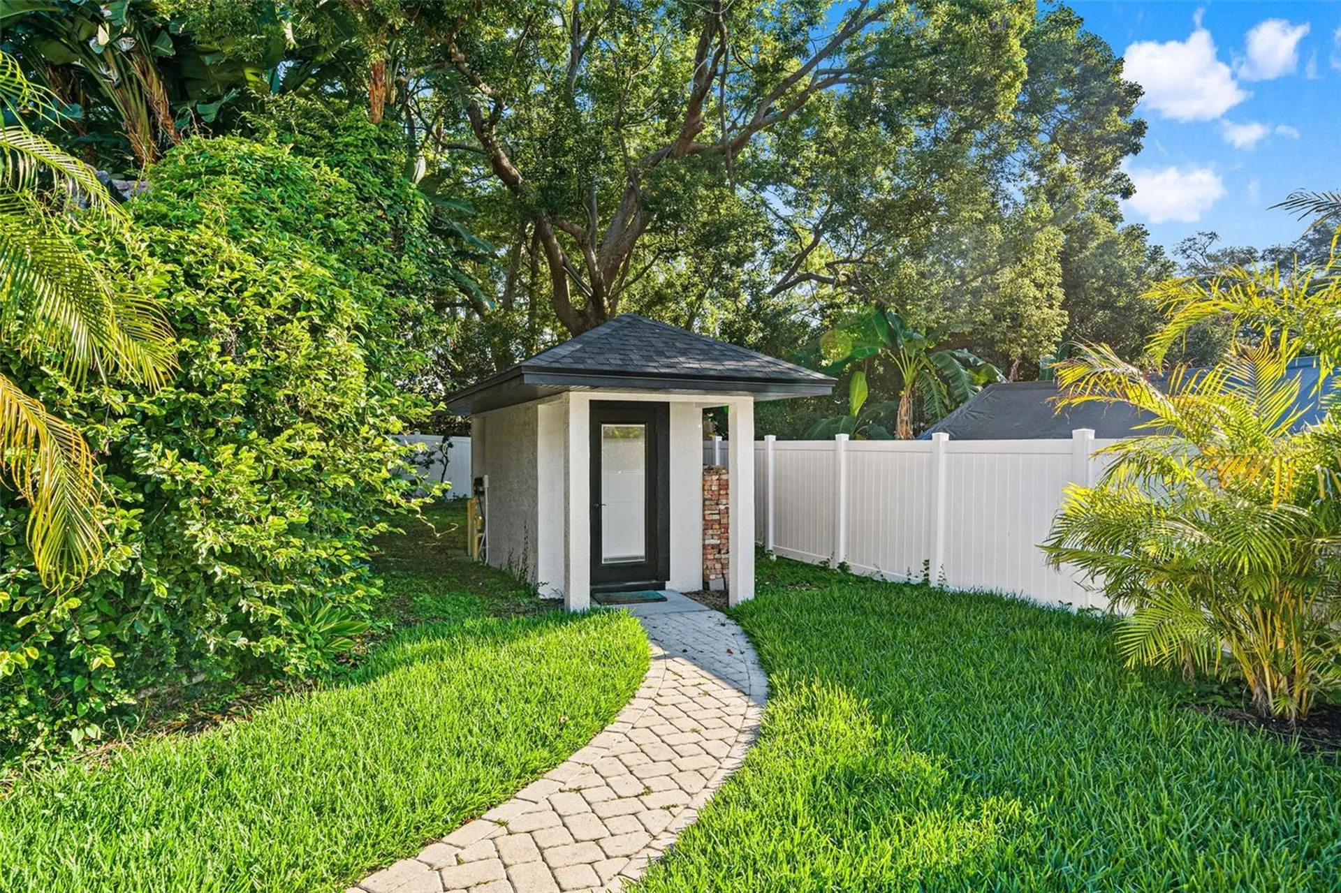 2521 Lake Ellen Drive Tampa FL 33618