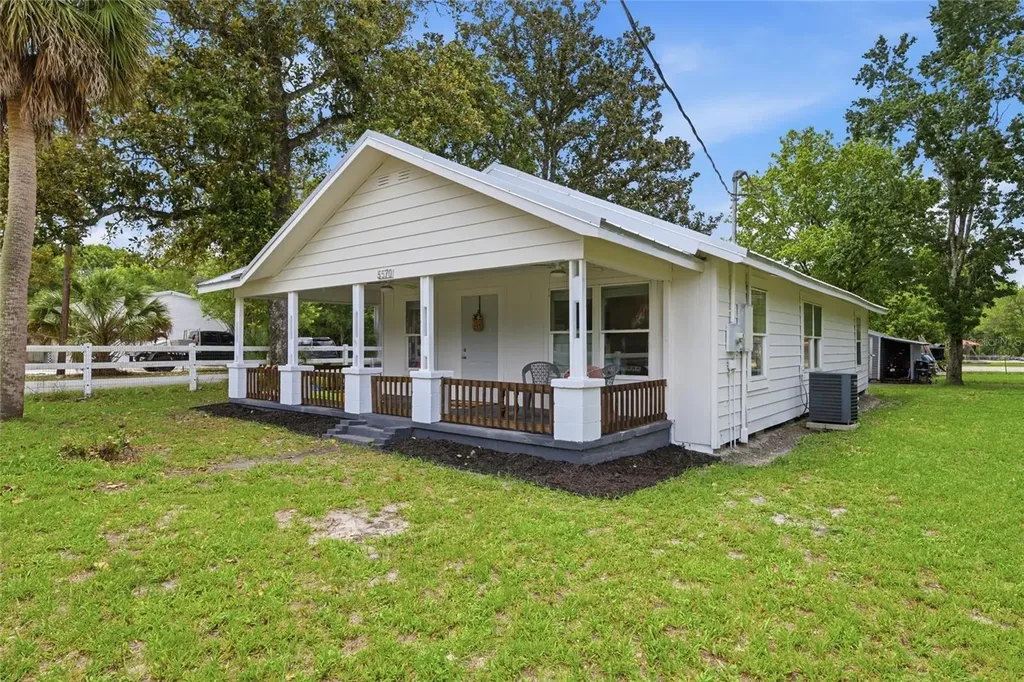 5570 Navarre Avenue Hampton FL 32044
