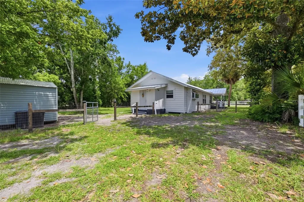 5570 Navarre Avenue Hampton FL 32044
