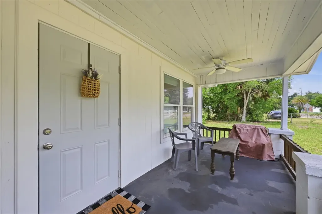 5570 Navarre Avenue Hampton FL 32044