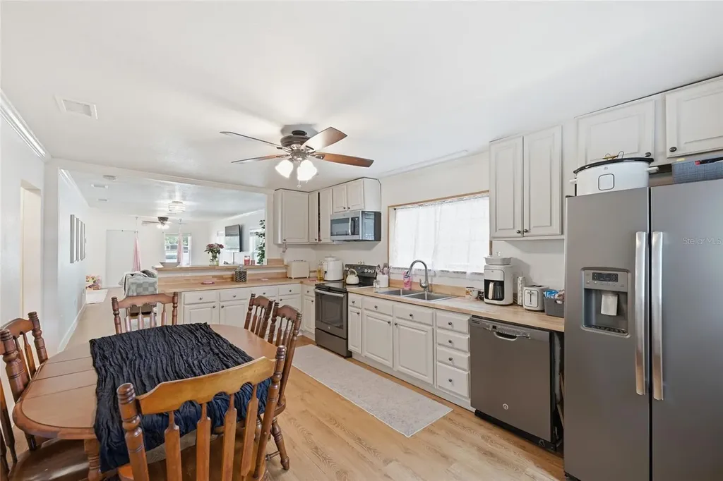 5570 Navarre Avenue Hampton FL 32044
