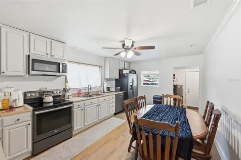 5570 Navarre Avenue Hampton FL 32044