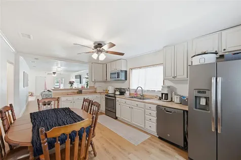 5570 Navarre Avenue Hampton FL 32044