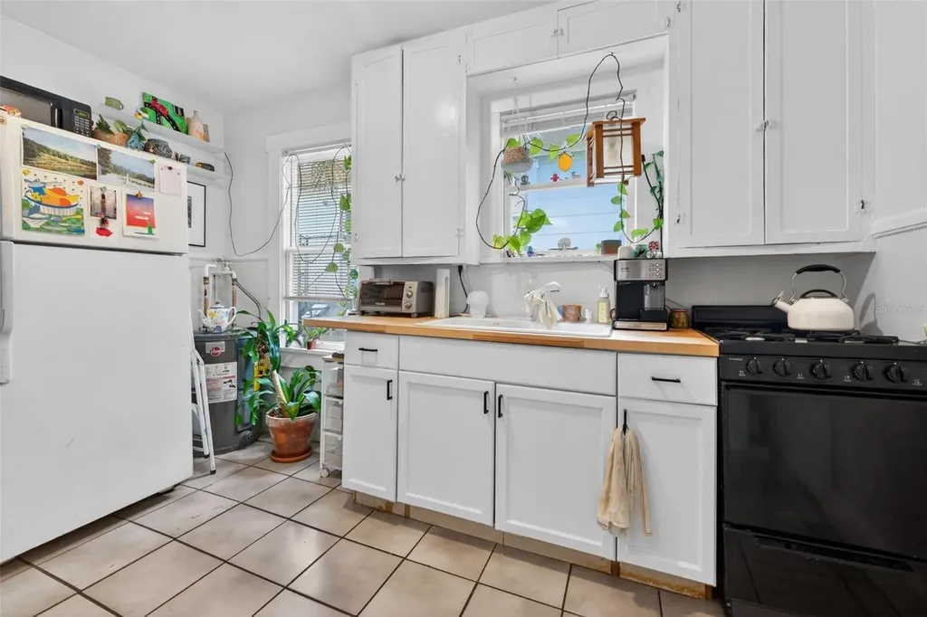 633 7th Avenue N St Petersburg FL 33701