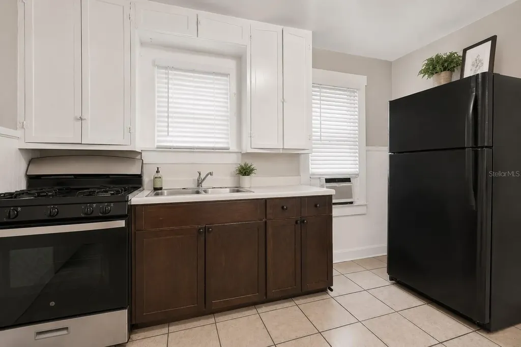 633 7th Avenue N St Petersburg FL 33701