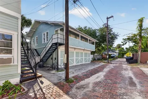 633 7th Avenue N St Petersburg FL 33701