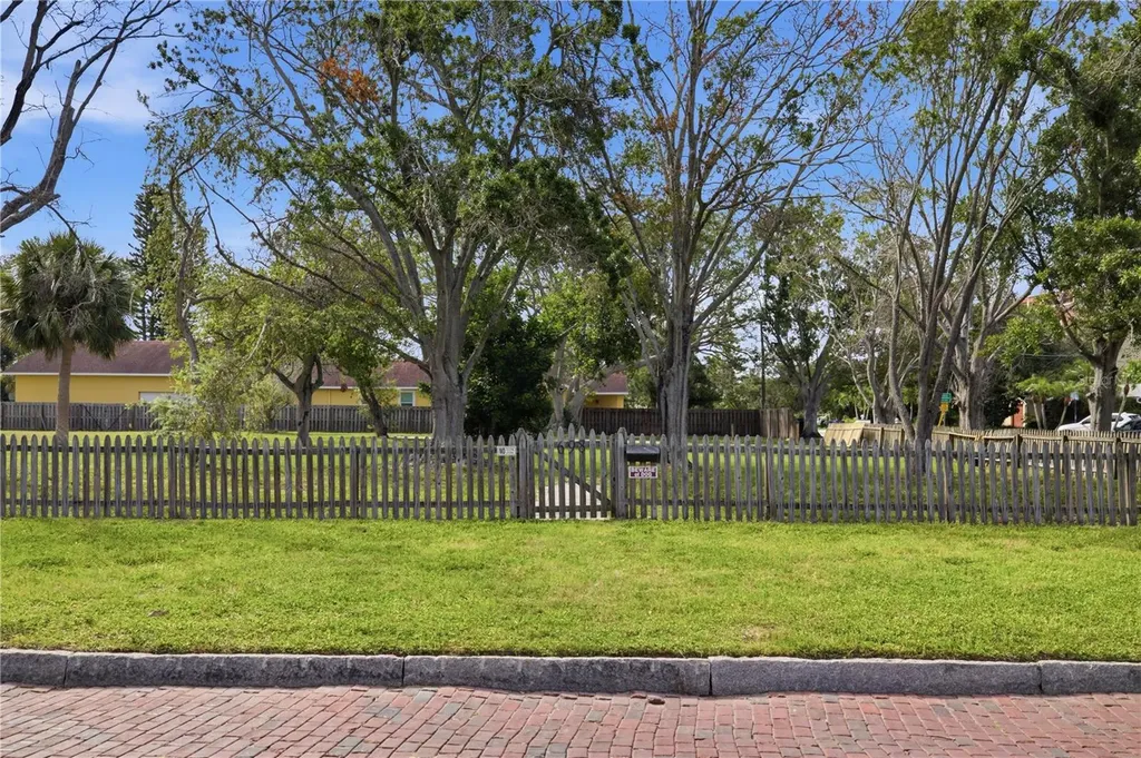 698 Villagrande Avenue S St Petersburg FL 33707