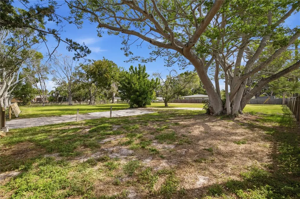 698 Villagrande Avenue S St Petersburg FL 33707