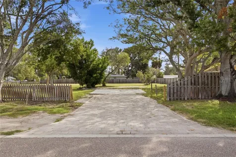 698 Villagrande Avenue S St Petersburg FL 33707