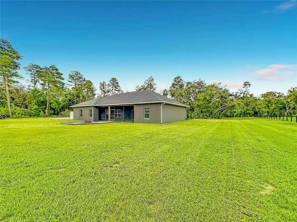 44524 Cross Country Boulevard Altoona FL 32702