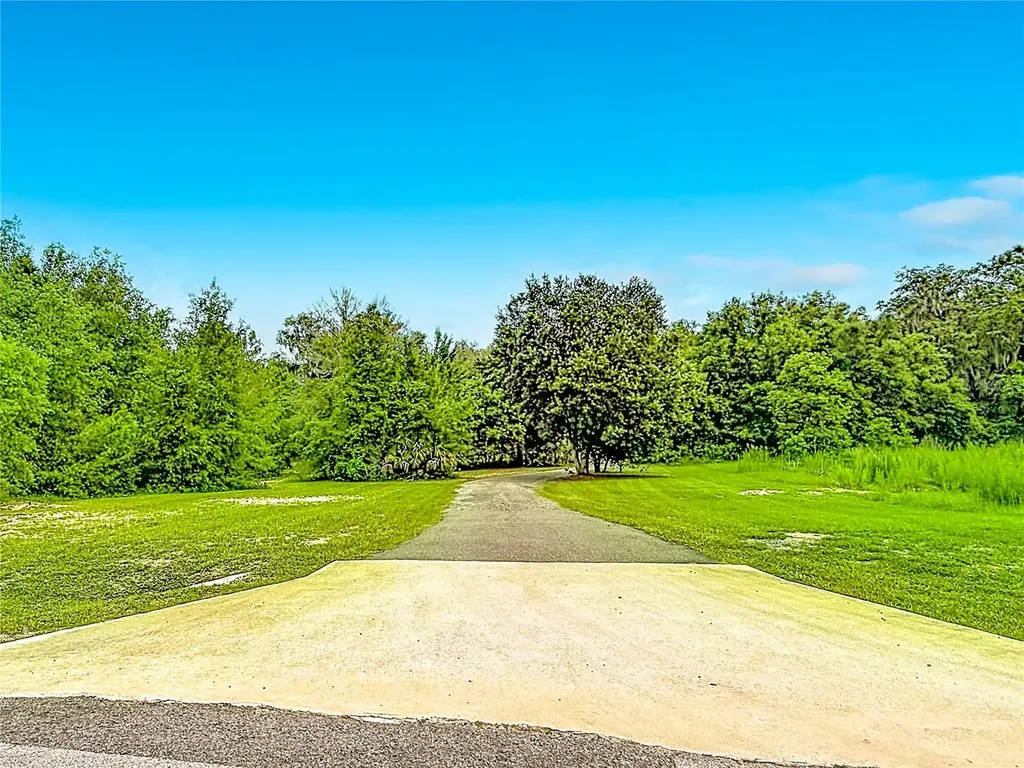 44524 Cross Country Boulevard Altoona FL 32702