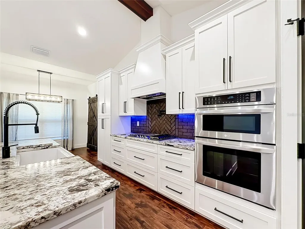 44524 Cross Country Boulevard Altoona FL 32702