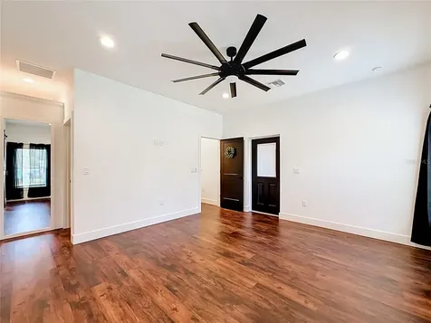 44524 Cross Country Boulevard Altoona FL 32702