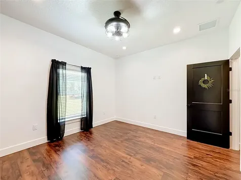 44524 Cross Country Boulevard Altoona FL 32702