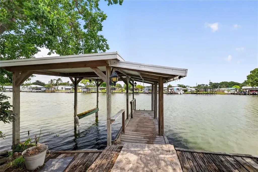 1610 Sunshine Lane Tavares FL 32778