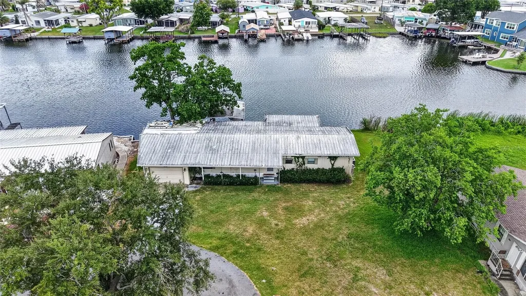1610 Sunshine Lane Tavares FL 32778