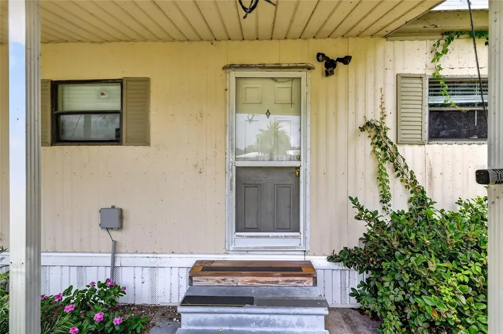 1610 Sunshine Lane Tavares FL 32778