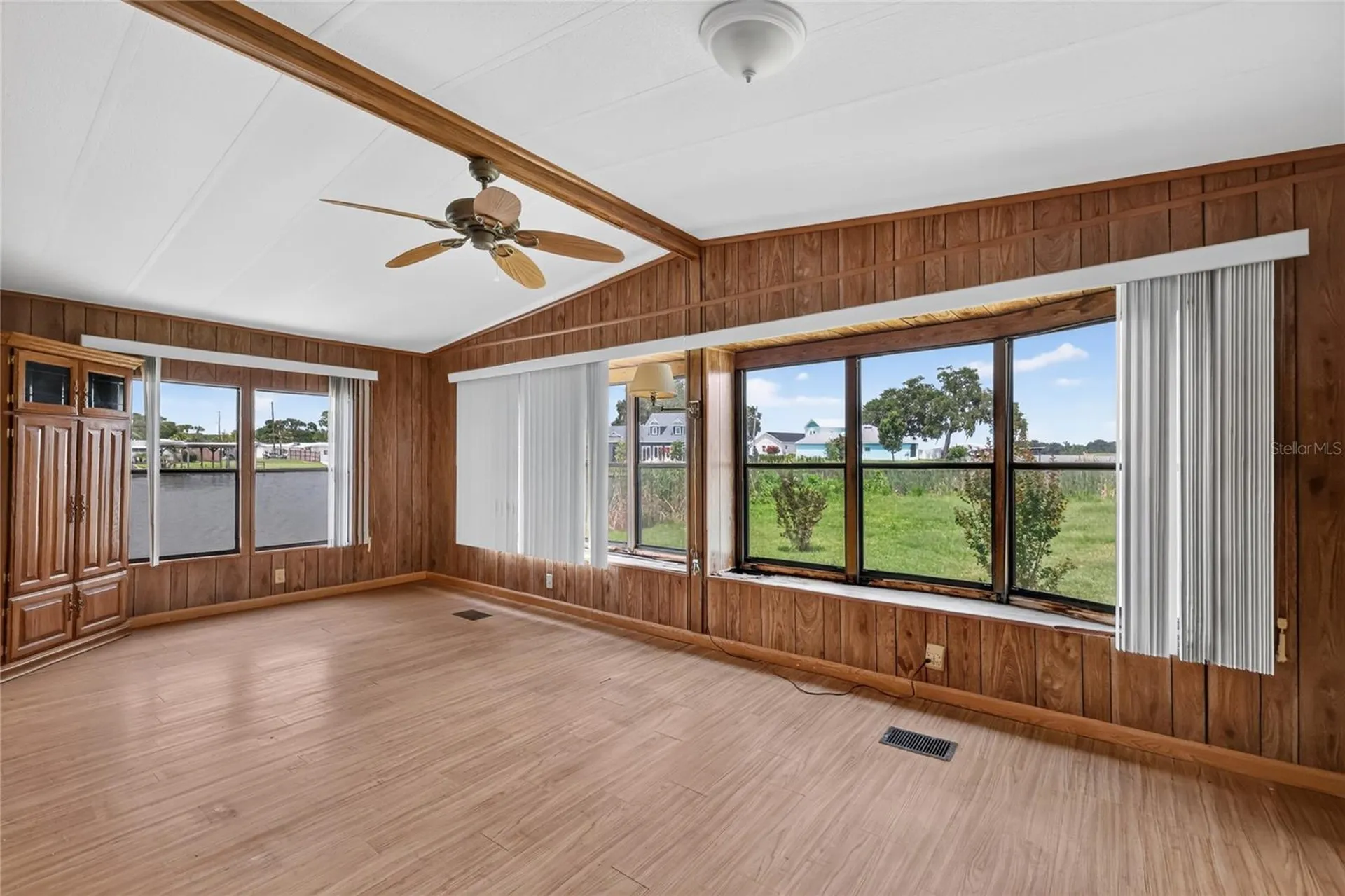 1610 Sunshine Lane Tavares FL 32778