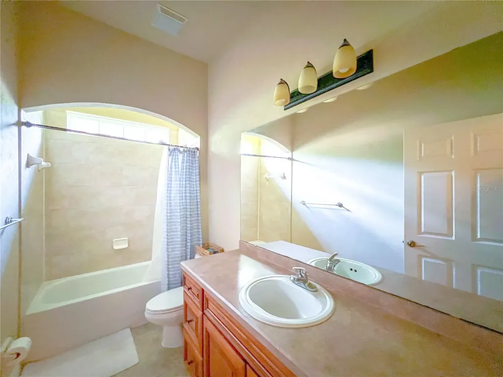 9048 SW 76th Avenue Gainesville FL 32608