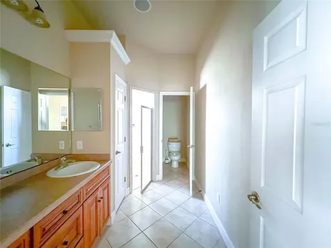 9048 SW 76th Avenue Gainesville FL 32608