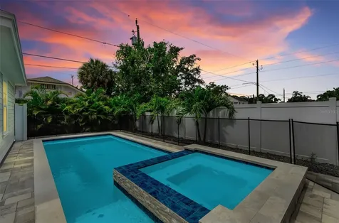 2550 Dartmouth Avenue N St Petersburg FL 33713