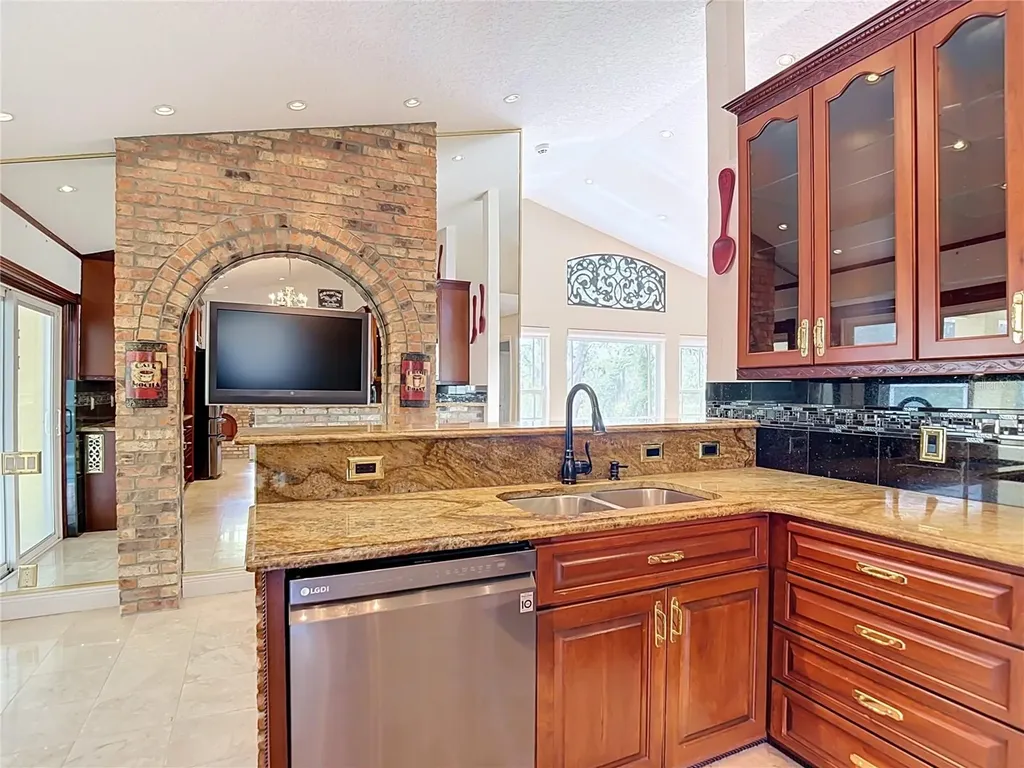 9433 Wilderness Trail Weeki Wachee FL 34613