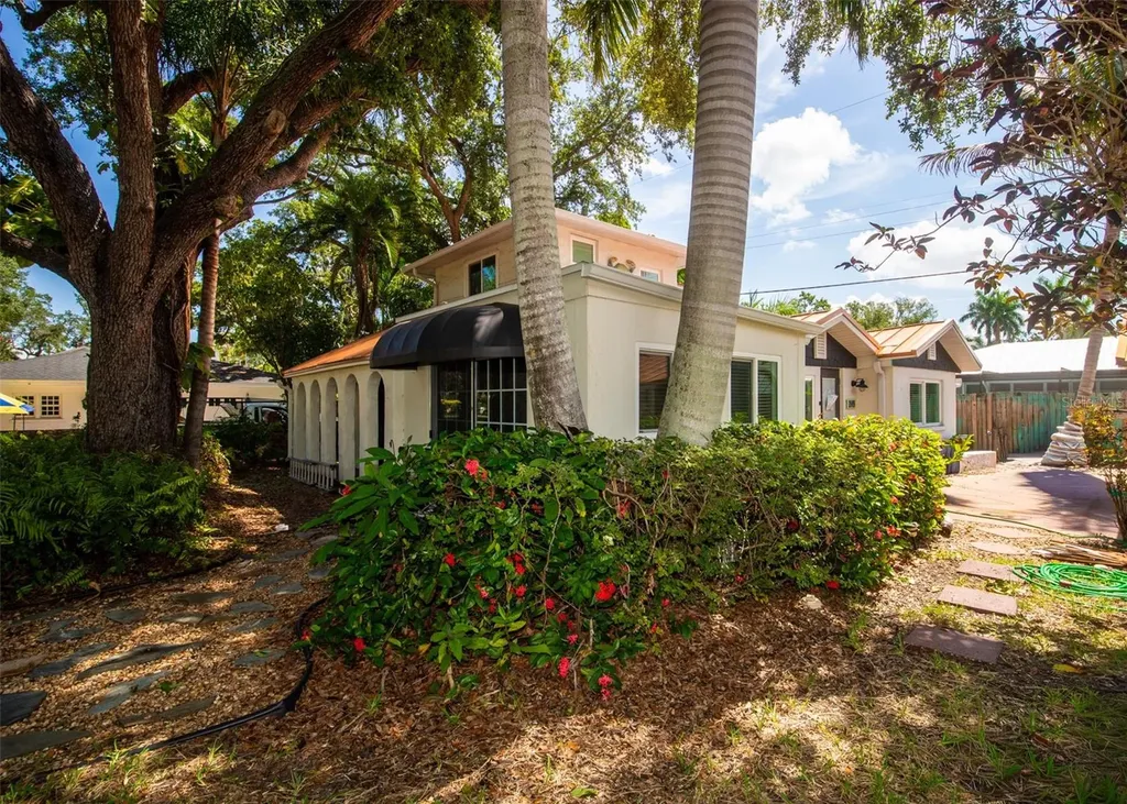 219 24 Street W Bradenton FL 34205