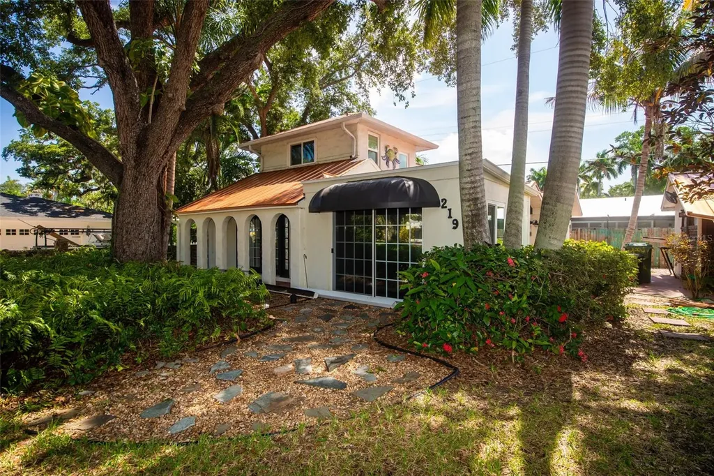 219 24 Street W Bradenton FL 34205