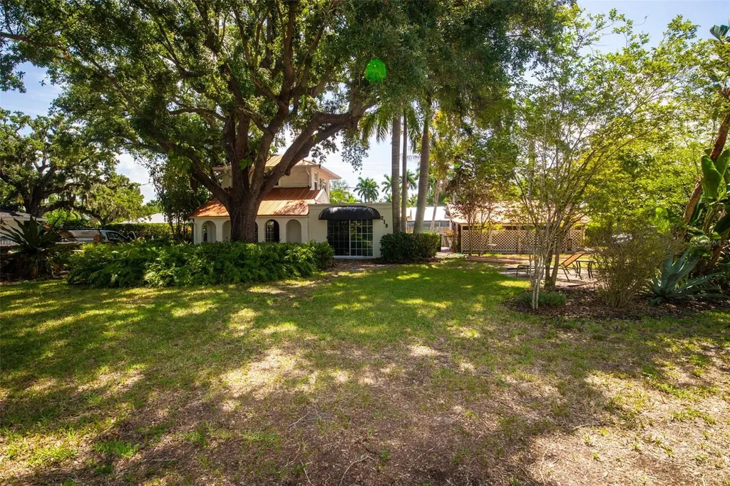219 24 Street W Bradenton FL 34205