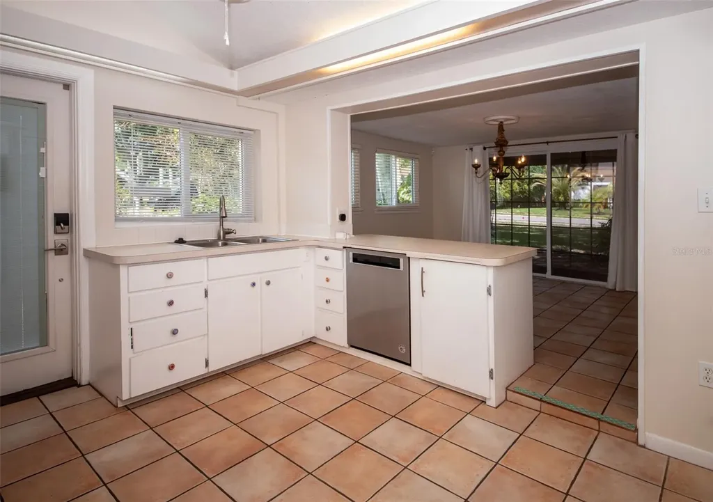 219 24 Street W Bradenton FL 34205