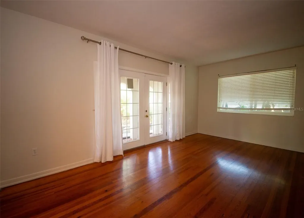 219 24 Street W Bradenton FL 34205
