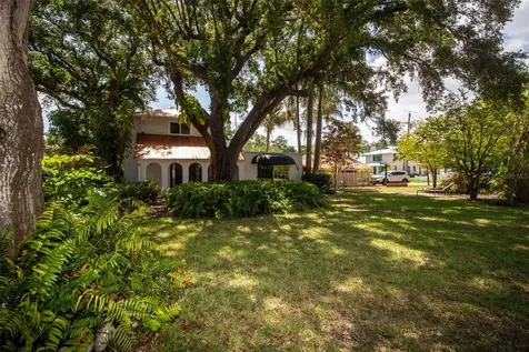 219 24 Street W Bradenton FL 34205